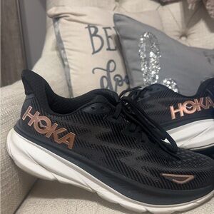 HOKA Clifton 9